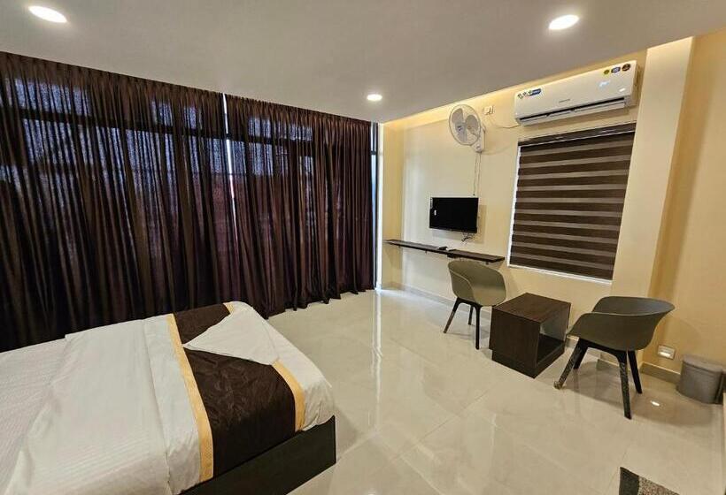 Люкс Superior, Thaal Residency Cheruvathur Hala Groups