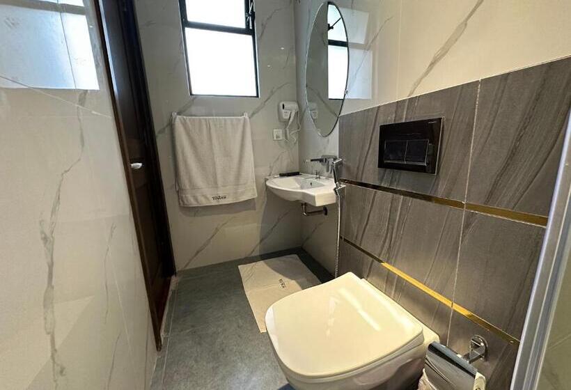 اتاق استاندارد با تخت بزرگ, Tower 92