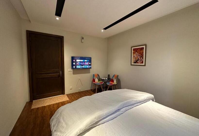 اتاق استاندارد با تخت بزرگ, Tower 92