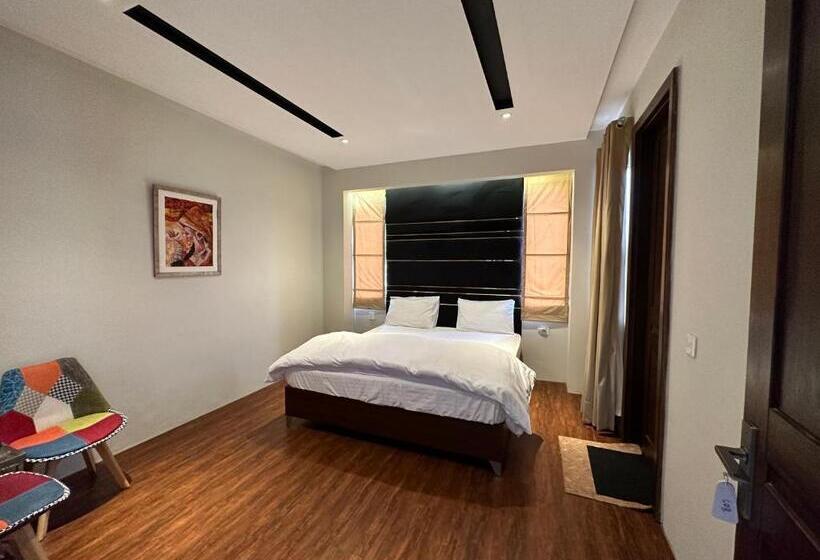 اتاق استاندارد با تخت بزرگ, Tower 92