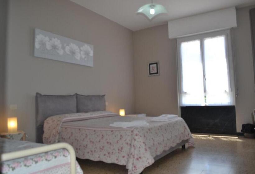 דירת חדר, Apartment With Sea View