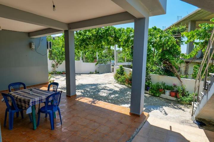 オーシャンビュースタンダードルーム, Kalemi Sunrise Studios