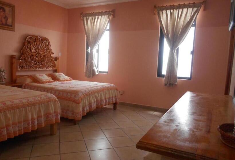 חדר סטנדרט לארבעה, El ángel Taxco