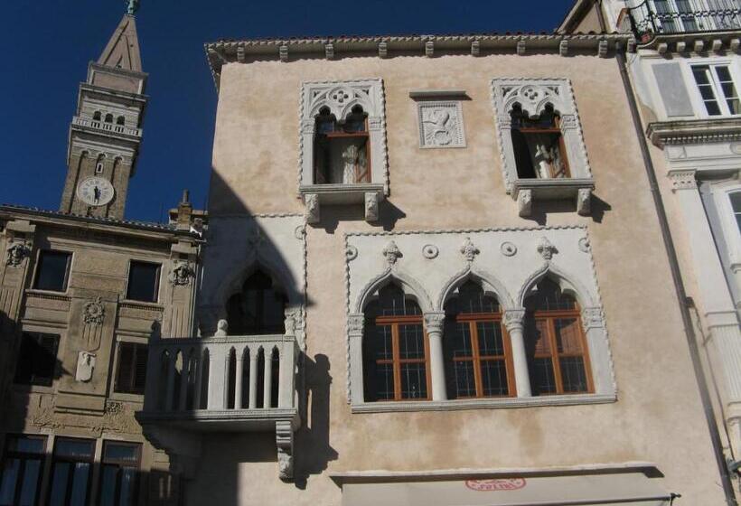 اتاق لوکس با چشم‌انداز دریا, Benecanka Casa Veneziana Piran