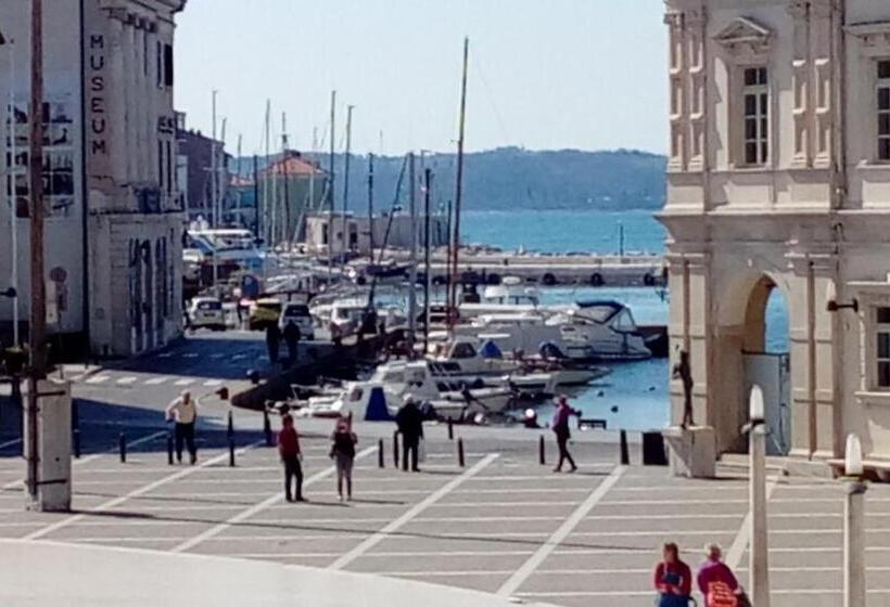 اتاق لوکس, Benecanka Casa Veneziana Piran