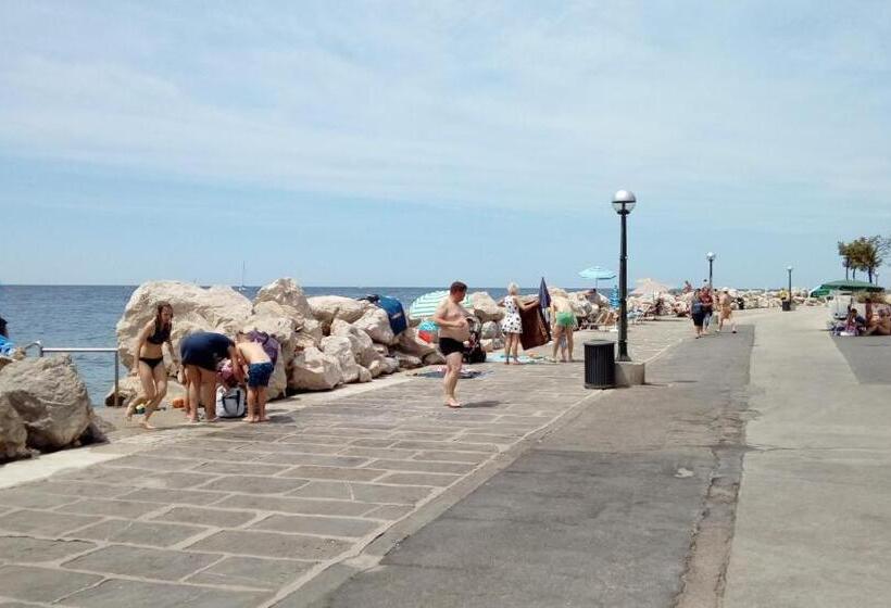 اتاق لوکس, Benecanka Casa Veneziana Piran