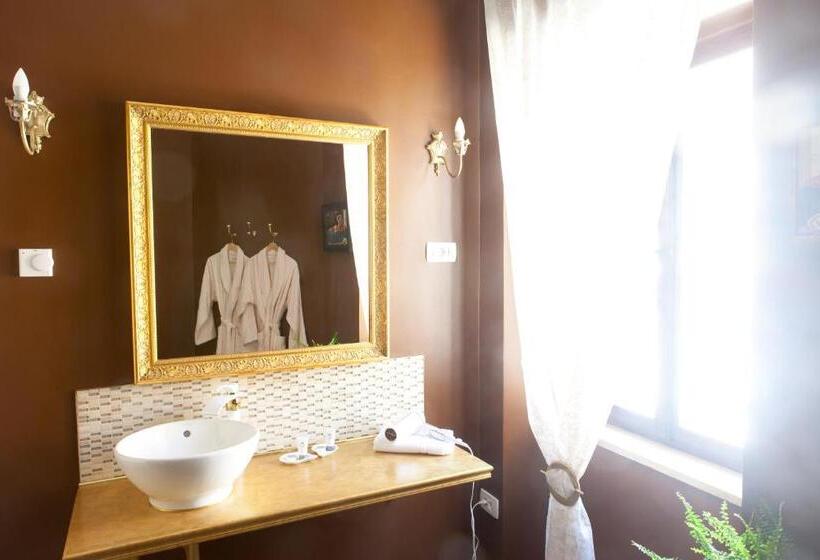 اتاق لوکس با چشم‌انداز دریا, Benecanka Casa Veneziana Piran