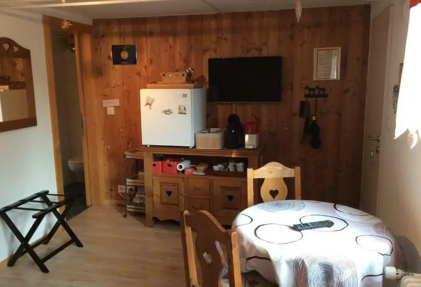ガーデンビュースタンダードルーム, La Bergerie Chalet Alice