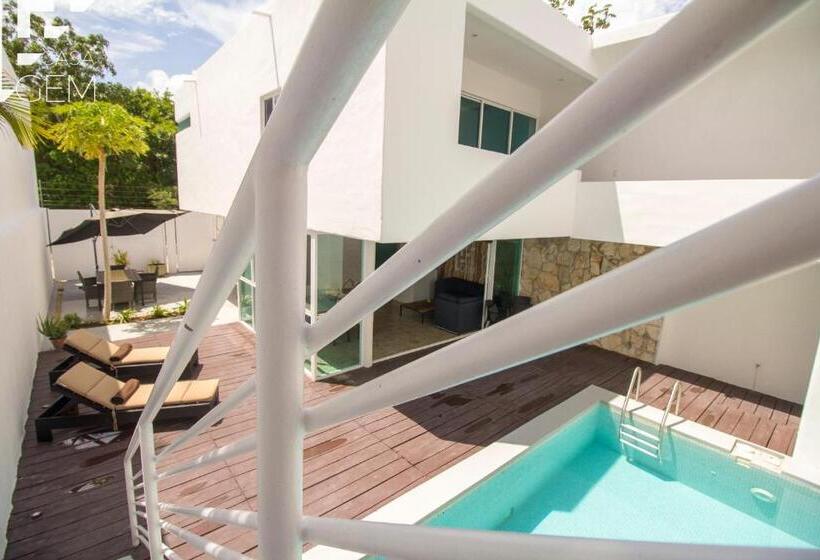 جناح جونيور مطلّ علي حمام السباحة, Casa Gem B&b