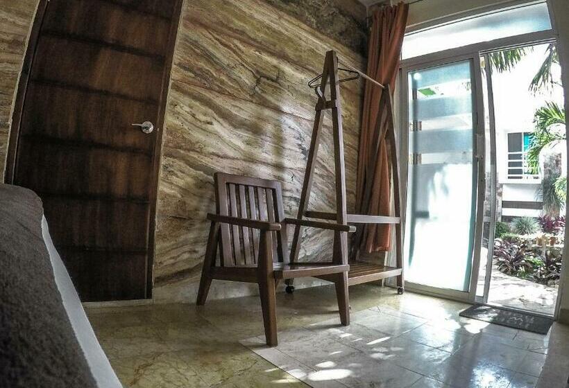 غرفة إقتصادية, La Casa De Las Lunas