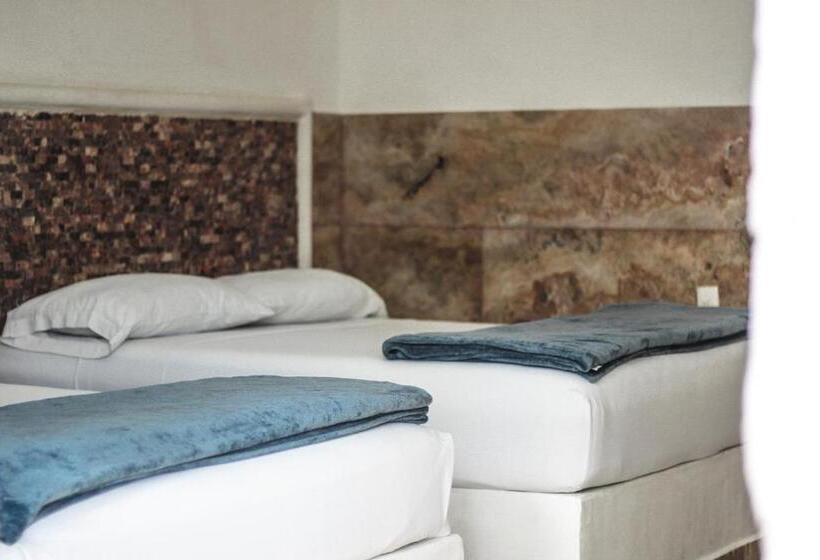 غرفة قياسية, La Casa De Las Lunas