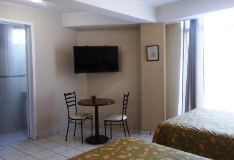 غرفه قياسيه سريرين مزدوجين, La Vista