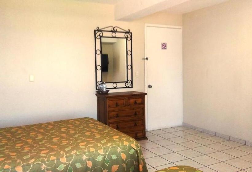 غرفه قياسيه سريرين مزدوجين, La Vista