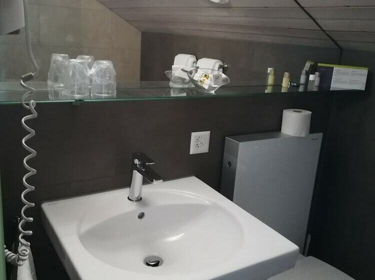 Standard 3 Pers. Værelse, Rhodannenberg Ag