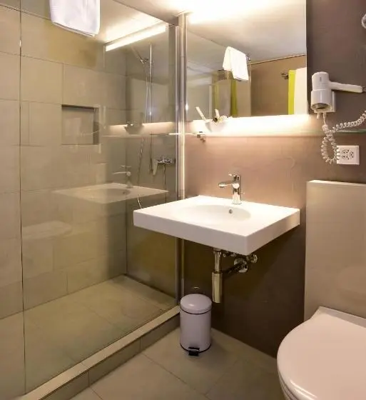 Habitació Estàndard Vista Muntanya, Rhodannenberg Ag