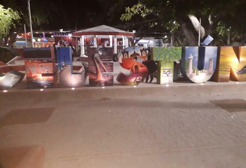 标准间, San Julio