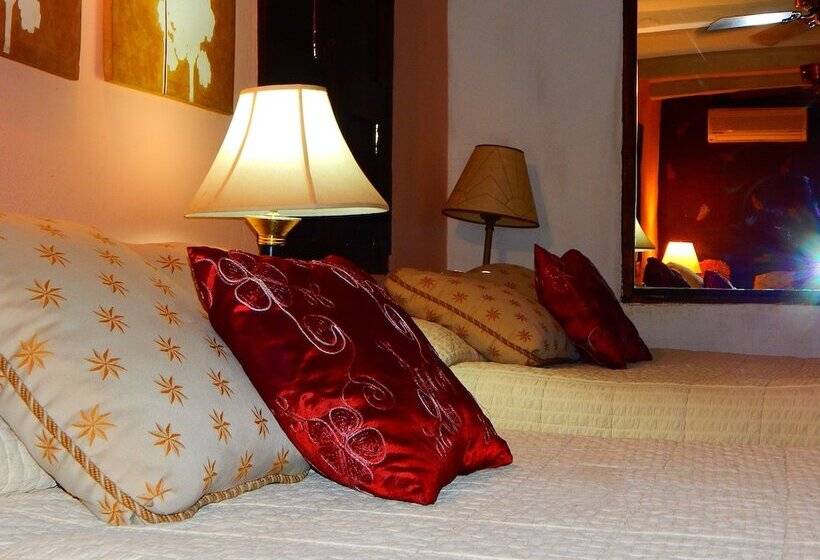 スタンダードトリプルルーム, Torres Del Fuerte