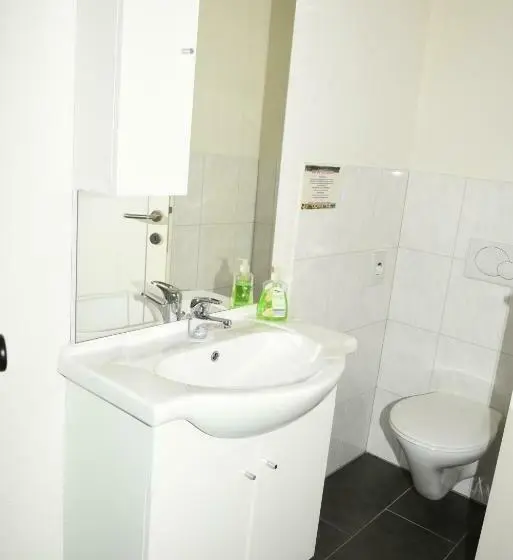 Standard Yhden Hengen Huone, Tower