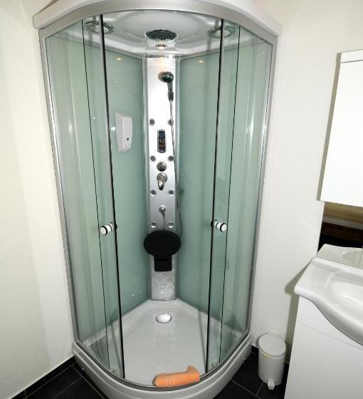 חדר סטנדרט, Tower