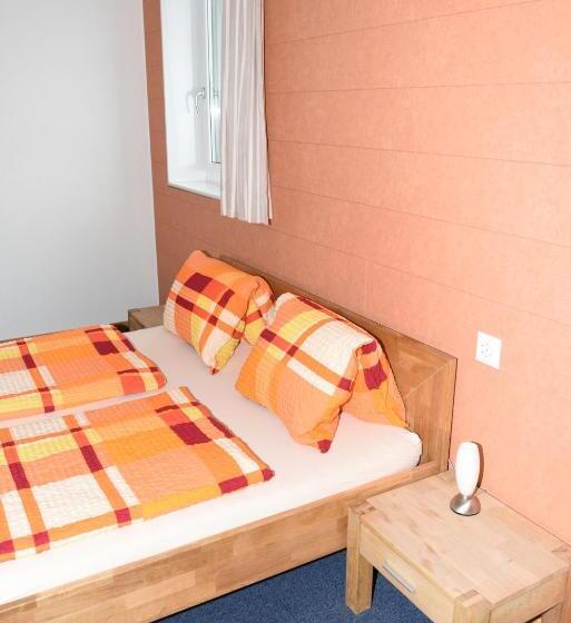 חדר סטנדרט, Tower