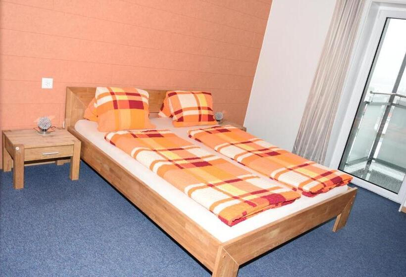 חדר סטנדרט עם מרפסת, Tower