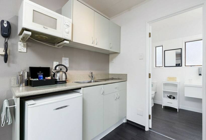 דירת חדר, Kings Gate Motel