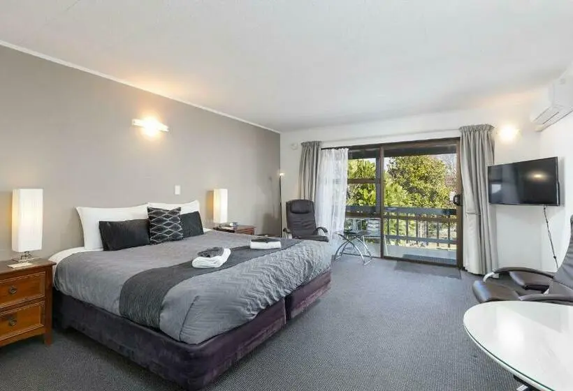 استودیو استاندارد با تخت کینگ, Kings Gate Motel