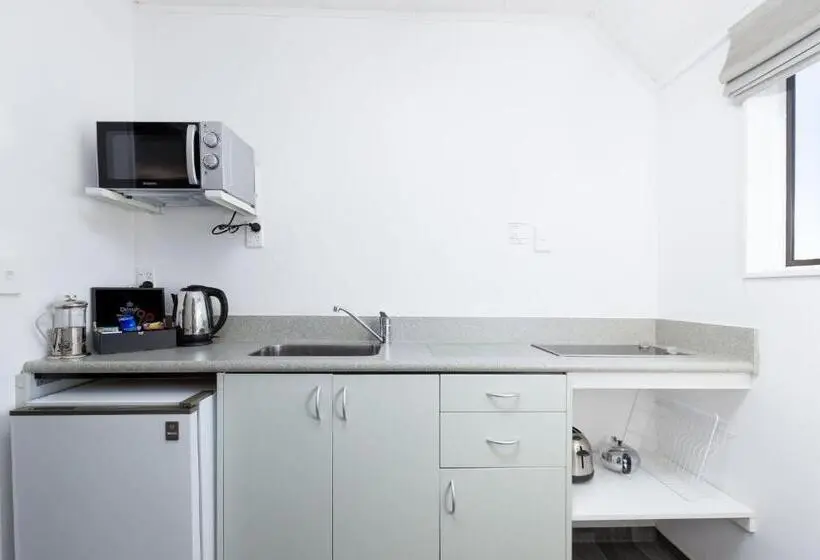 استودیو استاندارد با تخت کینگ, Kings Gate Motel