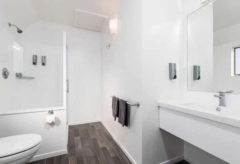 استودیو استاندارد با تخت کینگ, Kings Gate Motel