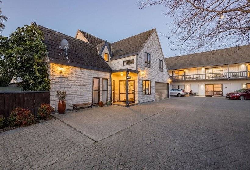 דירת חדר, Kings Gate Motel