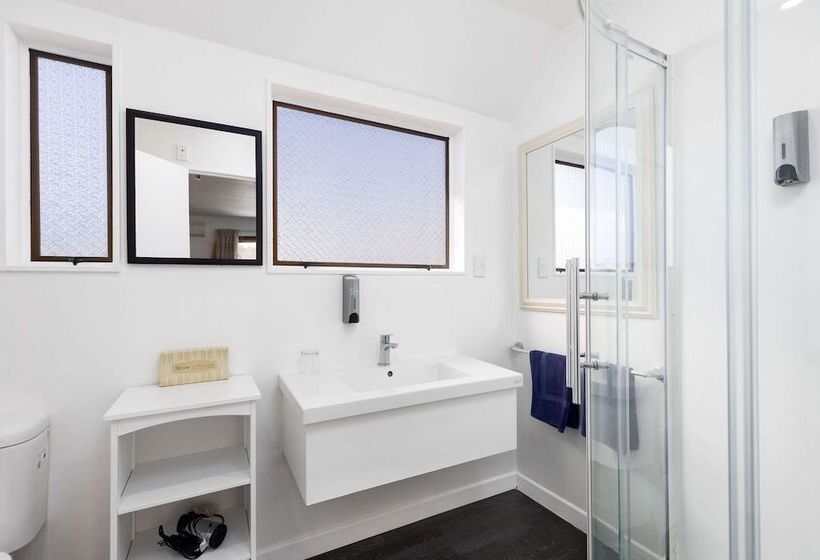 דירת חדר, Kings Gate Motel