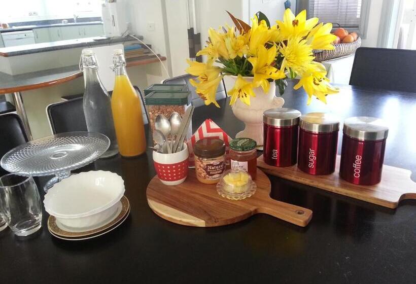 Habitació Deluxe Vista Jardí, Lush & Co Auckland Bed & Breakfast