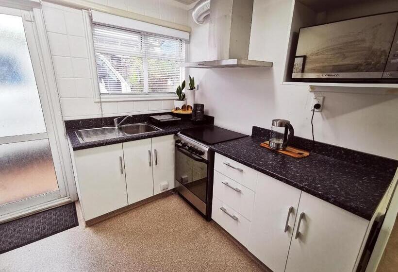 Estudi Deluxe, Lush & Co Auckland Bed & Breakfast