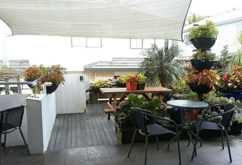 Habitació Deluxe Vista Jardí, Lush & Co Auckland Bed & Breakfast