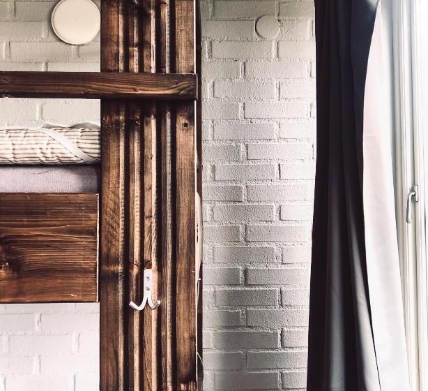 Семейный Номер Совместный Санузел, Multi Challenge Hostel