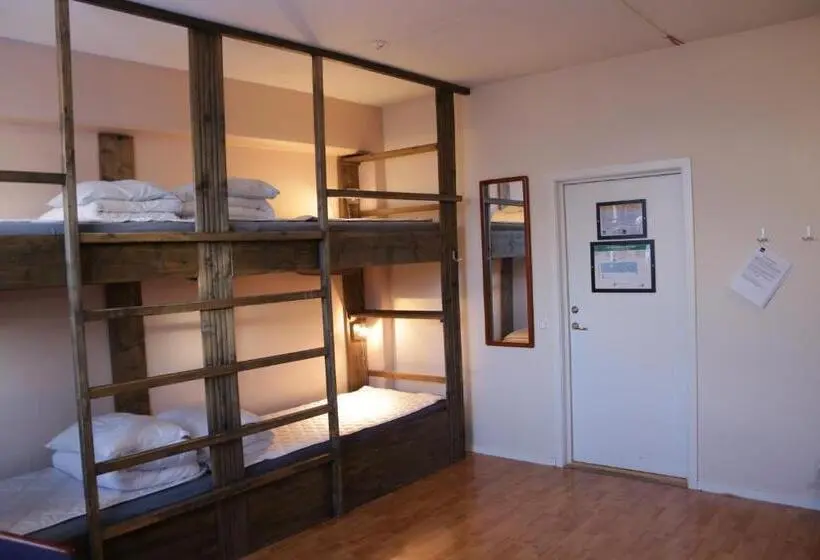 浴室共有ファミリールーム, Multi Challenge Hostel
