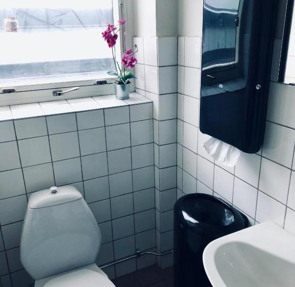 Кровать в Общей Комнате, Multi Challenge Hostel