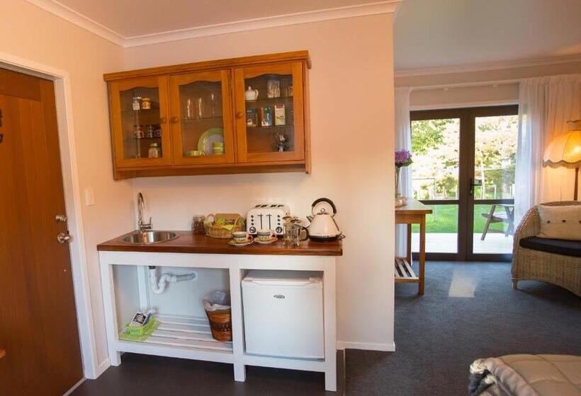 إستوديو قياسى مطلّ علي الحديقة, Rolling Hills Country Stay B&b