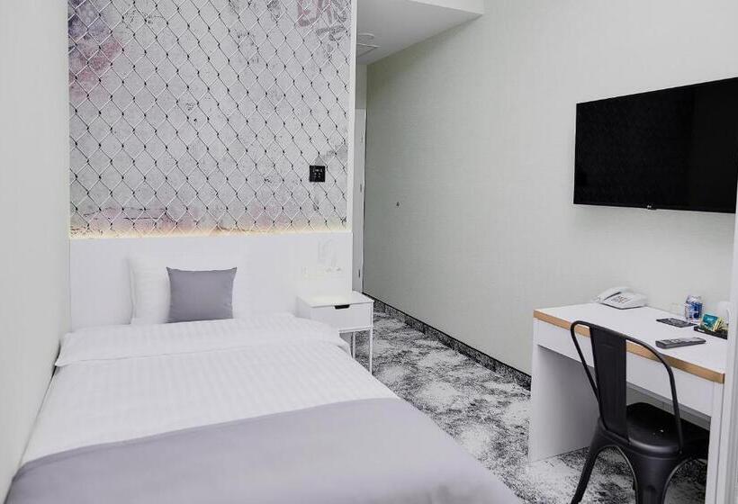 スタンダードシングルルーム, Tulip Inn żyrardów