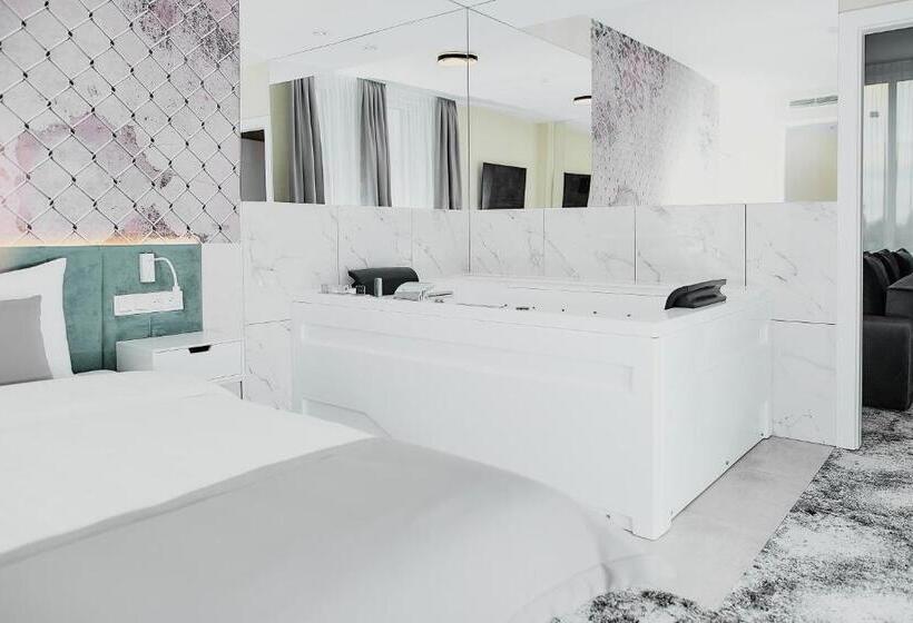 キングサイズベッドのジュニアスイート, Tulip Inn żyrardów