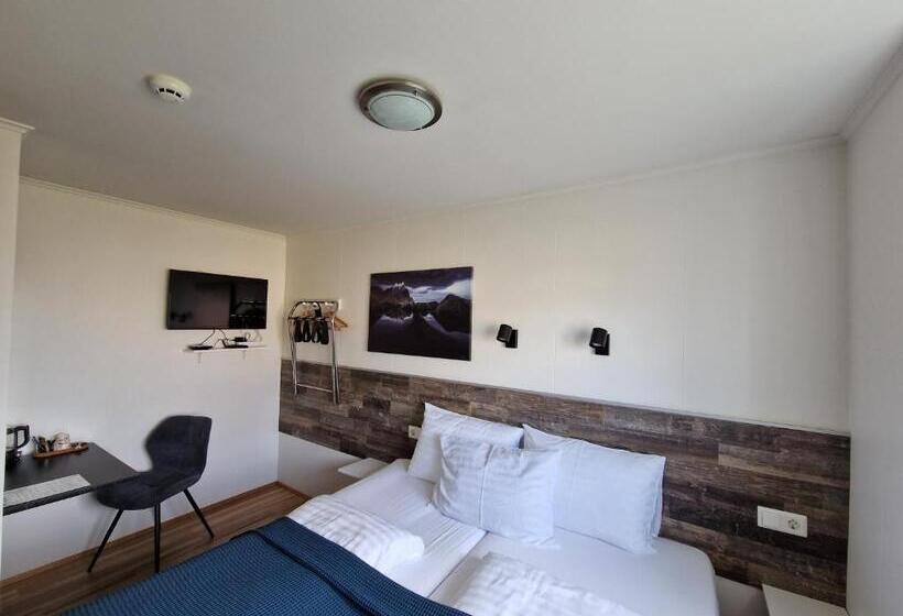 اتاق اکونومی, Guesthouse Mikael