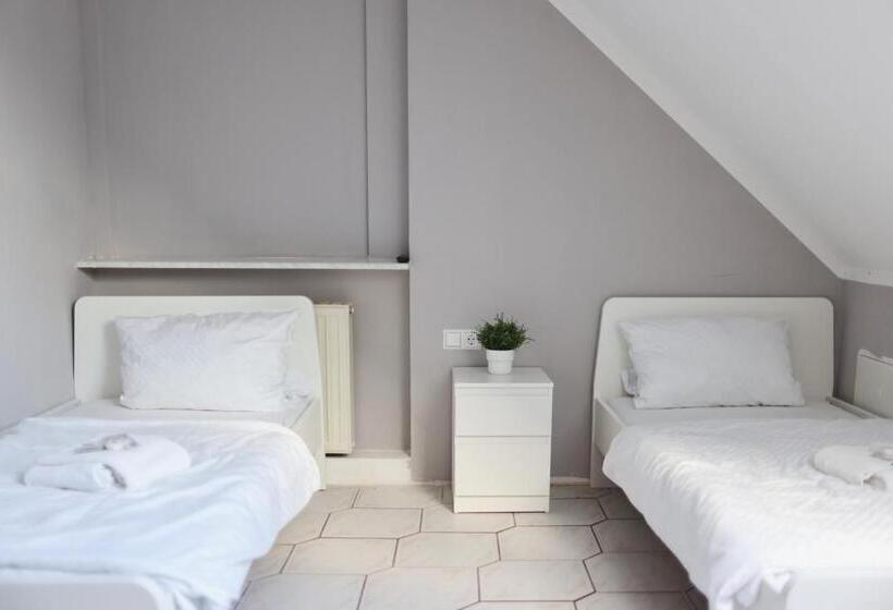 Четырехместный Номер Стандарт, Mythos Hotel Oranienburg