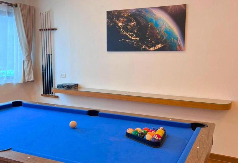 1 Szobás Tetőtéri Apartman, The Lodge Pattaya