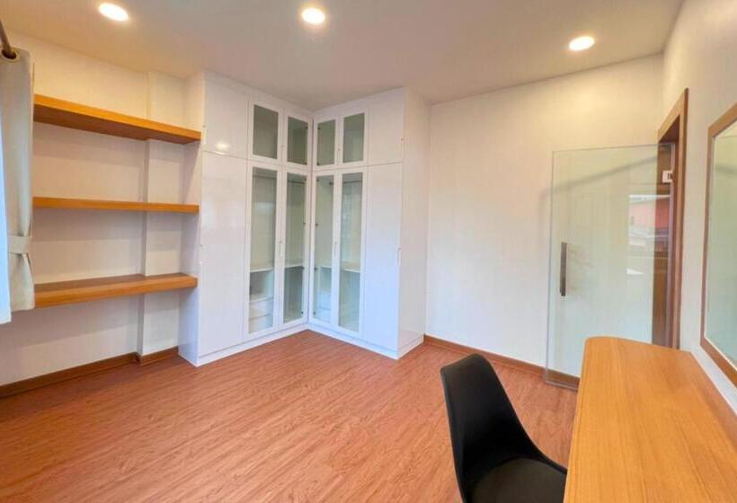 1 Szobás Tetőtéri Apartman, The Lodge Pattaya