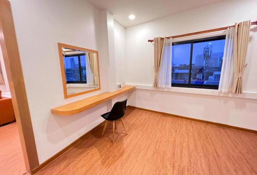 1 Szobás Tetőtéri Apartman, The Lodge Pattaya