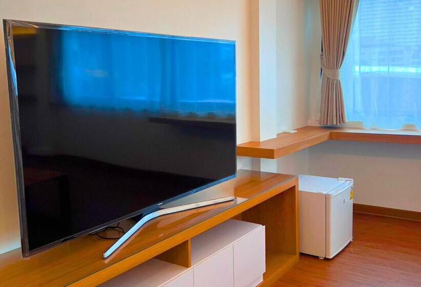 1 Szobás Tetőtéri Apartman, The Lodge Pattaya