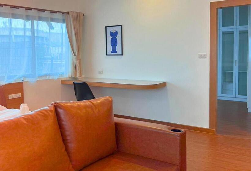 1 Szobás Tetőtéri Apartman, The Lodge Pattaya