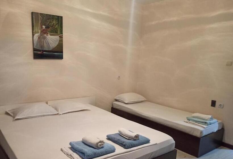 スタンダードトリプルルームの外観-バスルーム, Zoia