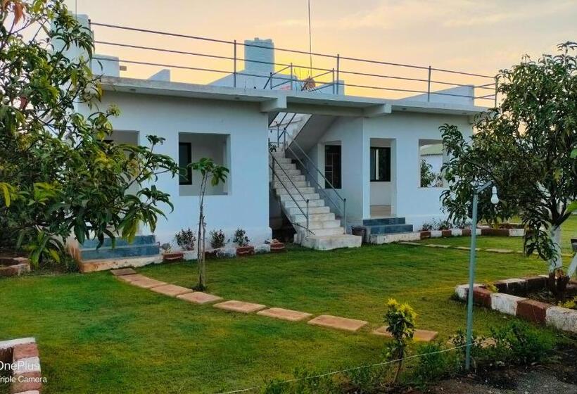 Номер Стандарт Вид на Сад, Aamrakunj Gir Resort