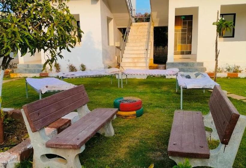 Номер Стандарт Вид на Сад, Aamrakunj Gir Resort